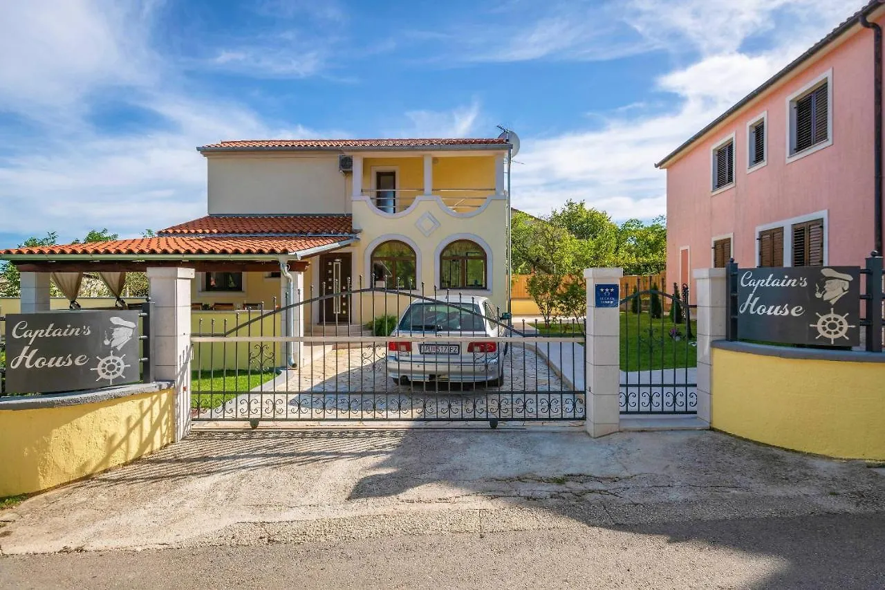 Captain Villa 2 Km To The Beach Vintijan Ferienhaus